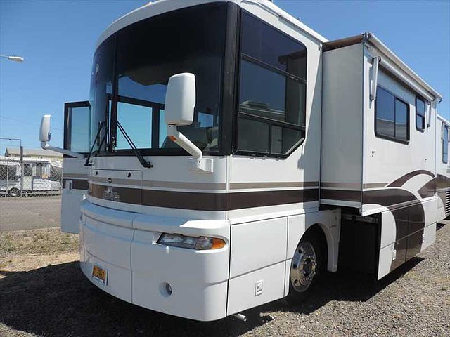 1999 Winnebago Ultimate Advantage Photo