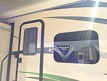 2015 Winnebago Ultralite Photo #9