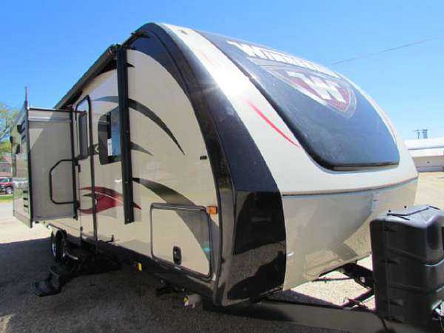 2016 Winnebago Ultralite Photo