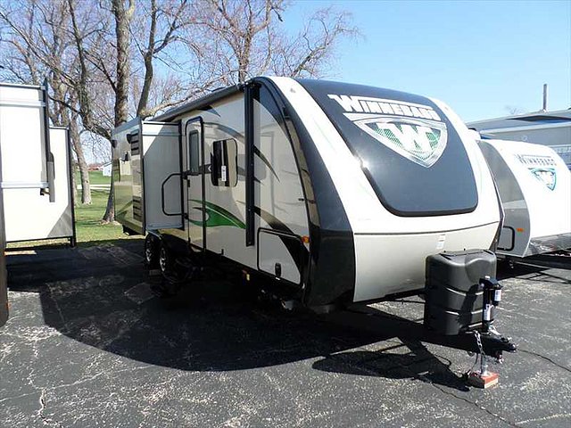 2015 Winnebago Ultralite Photo