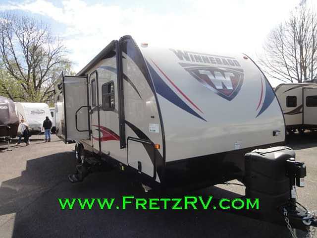 2015 Winnebago Ultralite Photo