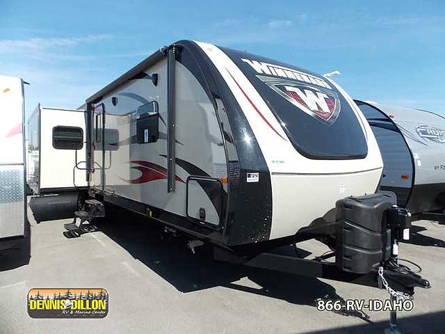 2015 Winnebago Ultralite Photo