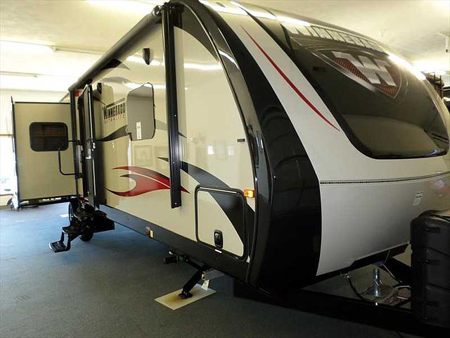 2015 Winnebago Ultralite Photo