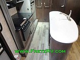2016 Winnebago Ultralite Photo #19