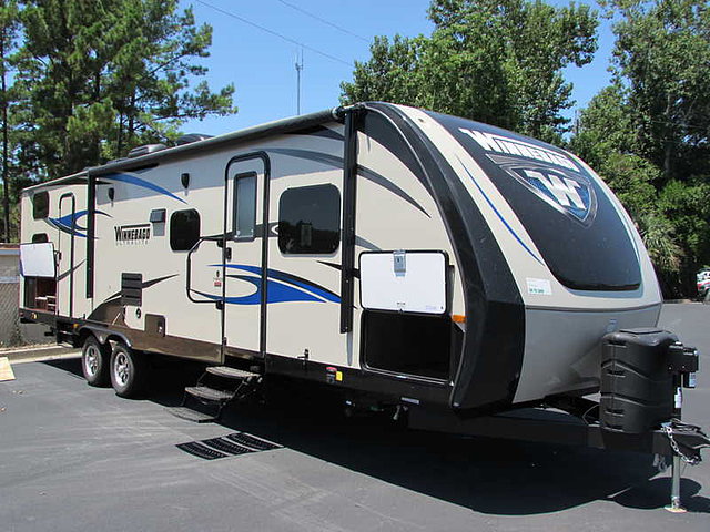 2015 Winnebago Ultralite Photo