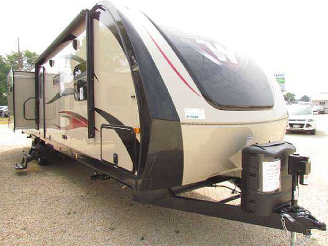 2015 Winnebago Ultralite Photo