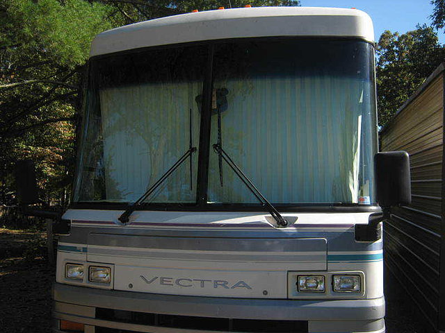 1995 Winnebago Vectra Photo