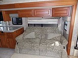 2005 Winnebago Vectra Photo #9