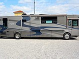 2004 Winnebago Vectra Photo #1