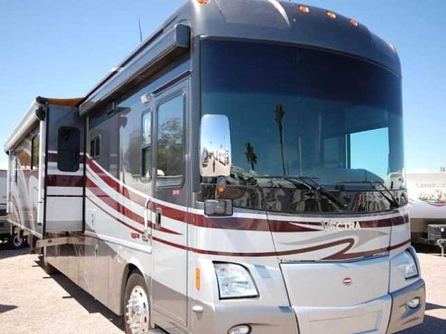 2009 Winnebago Vectra Photo