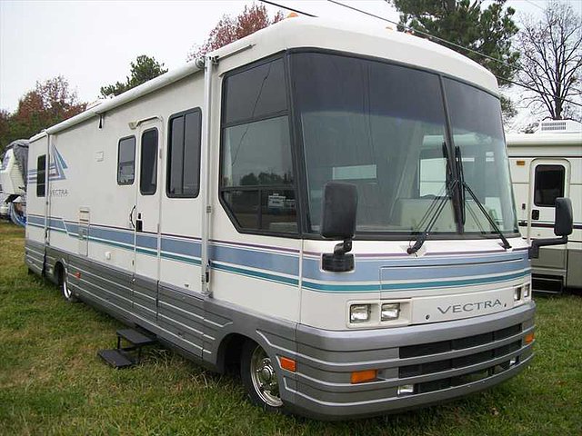 1995 Winnebago Vectra Photo