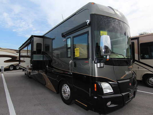 2007 Winnebago Vectra Photo