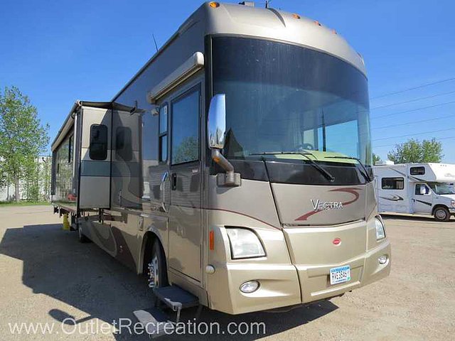 2007 Winnebago Vectra Photo