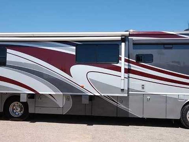 2009 Winnebago Vectra Photo