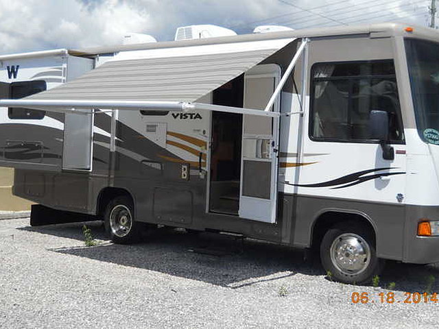 2011 Winnebago Vista Photo