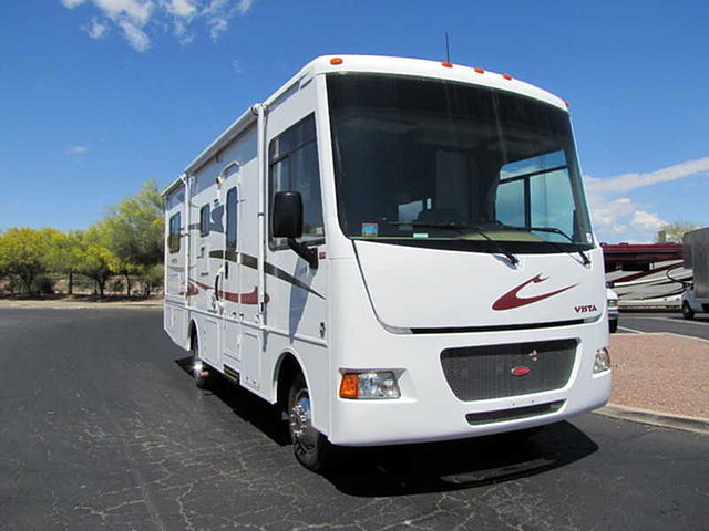 2012 Winnebago Vista Photo