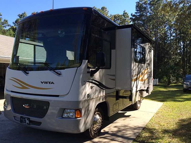 2011 Winnebago Vista Photo