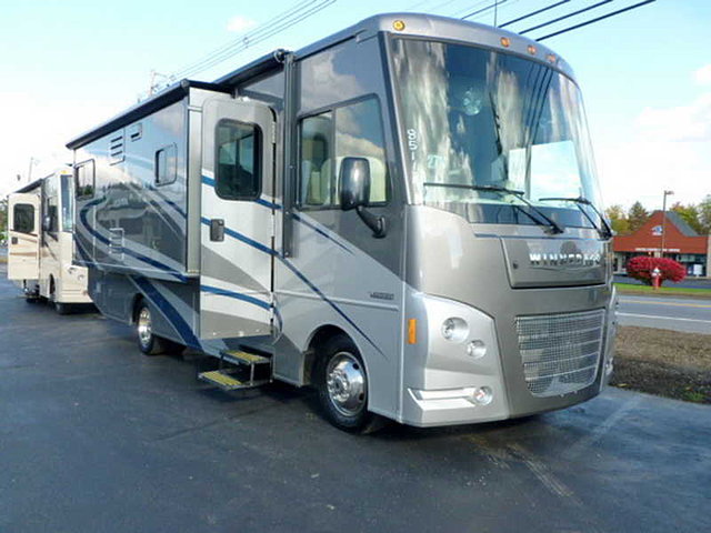 2015 Winnebago Vista Photo