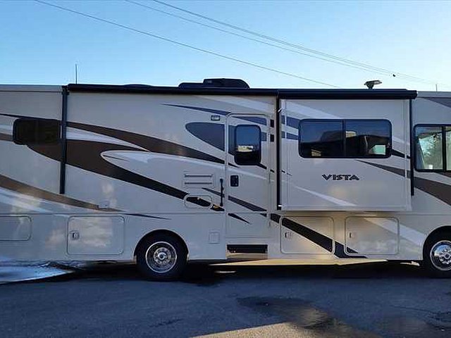2015 Winnebago Vista Photo