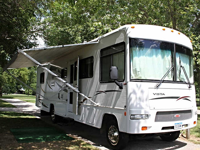 2008 Winnebago Vista Photo