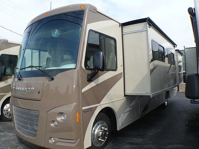 2015 Winnebago Vista Photo