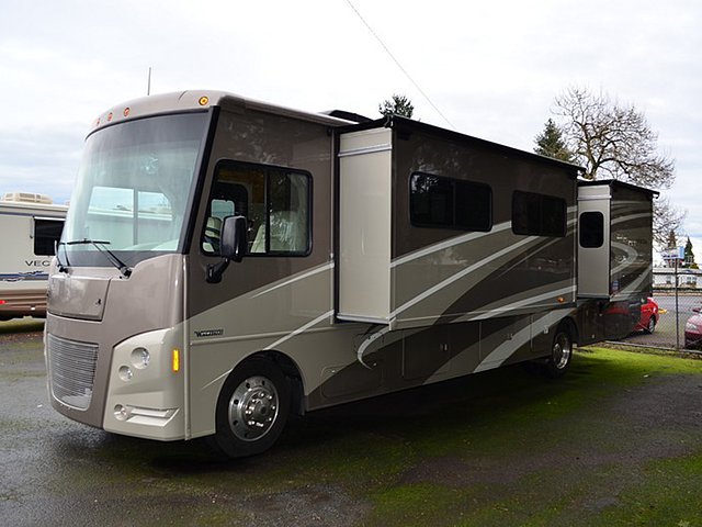 2015 Winnebago Vista Photo