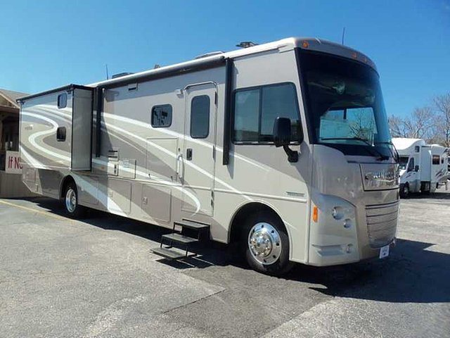 2015 Winnebago Vista Photo