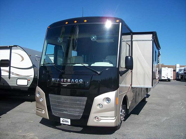 2015 Winnebago Vista Photo