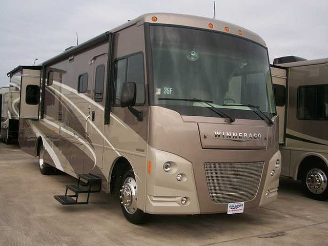 2015 Winnebago Vista Photo