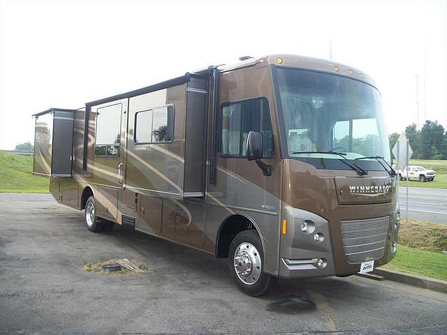 15 Winnebago Vista