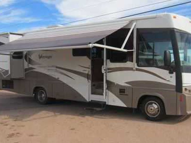 2007 Winnebago Voyage Photo