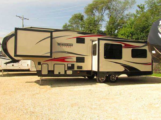 2015 Winnebago Voyage Photo
