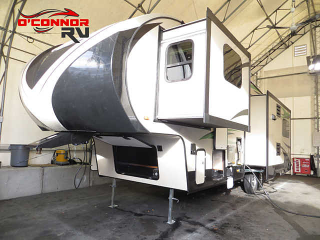 2015 Winnebago Voyage Photo