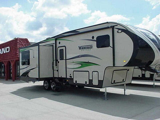 2015 Winnebago Voyage Photo