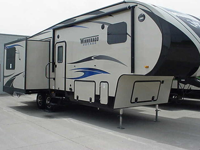 2015 Winnebago Voyage Photo