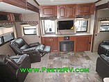 2015 Winnebago Voyage Photo #16