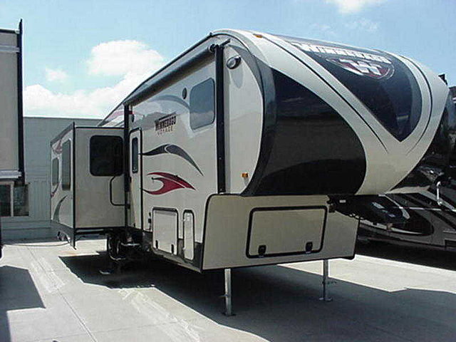 2015 Winnebago Voyage Photo
