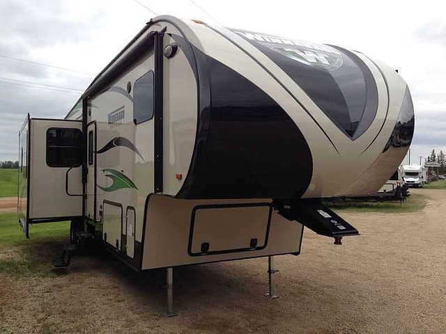 2015 Winnebago Voyage Photo