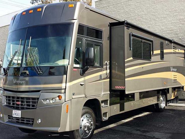 2008 Winnebago Voyage Photo