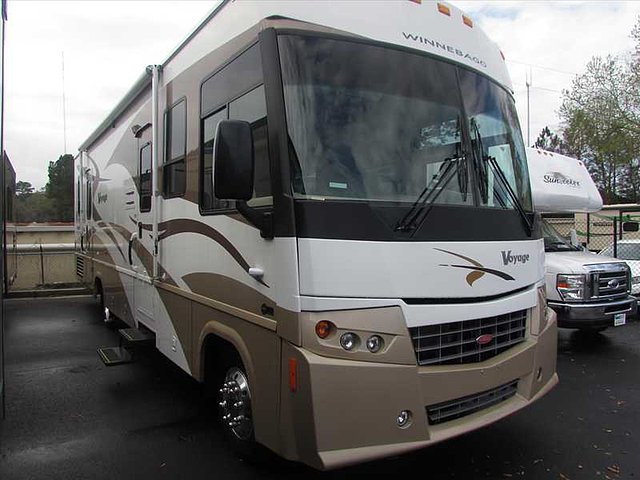 2008 Winnebago Voyage Photo