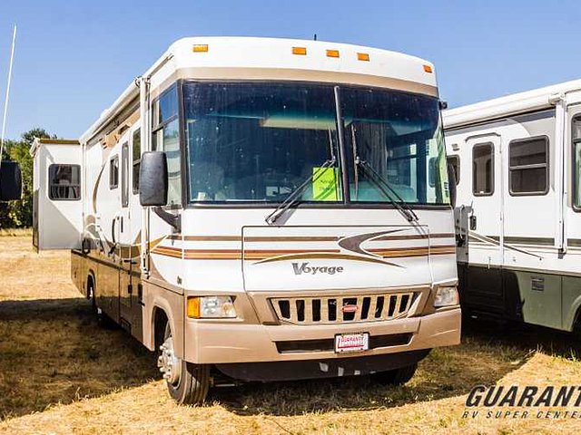 2006 Winnebago Voyage Photo