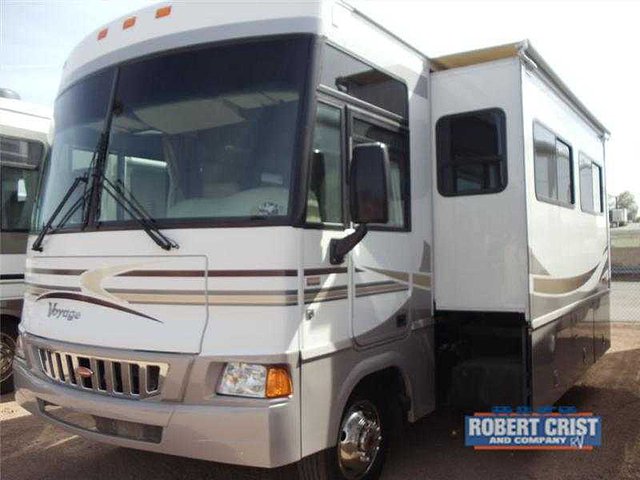2006 Winnebago Voyage Photo