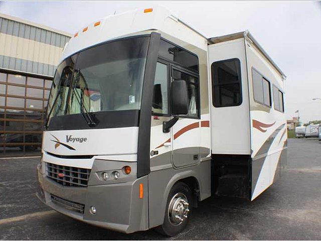 2007 Winnebago Voyage Photo