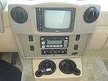2007 Winnebago Voyage Photo #30