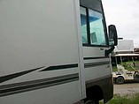 2005 Winnebago Voyage Photo #4