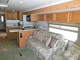 2005 Winnebago Voyage Photo #17