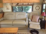 2008 Winnebago Voyage Photo #4