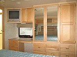 2005 Winnebago Voyage Photo #23