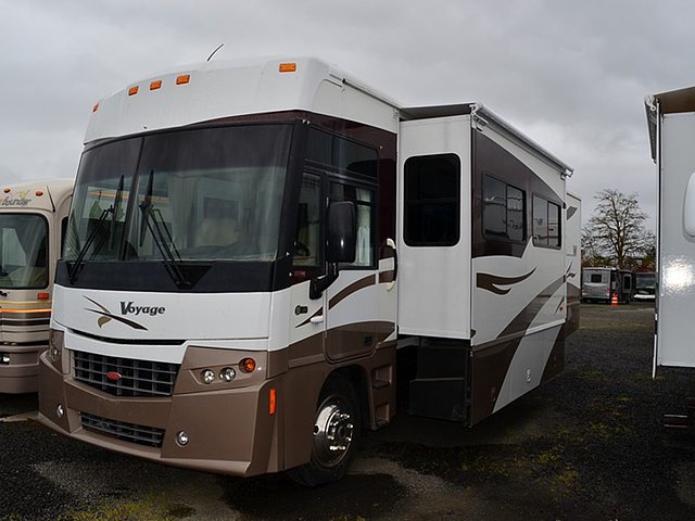 2007 Winnebago Voyage Photo