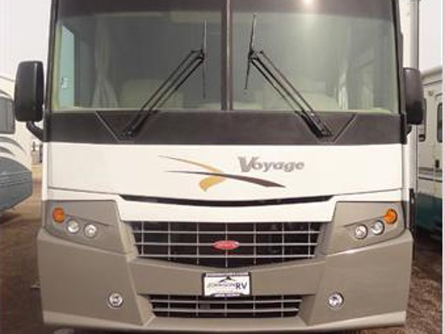 2007 Winnebago Voyage Photo